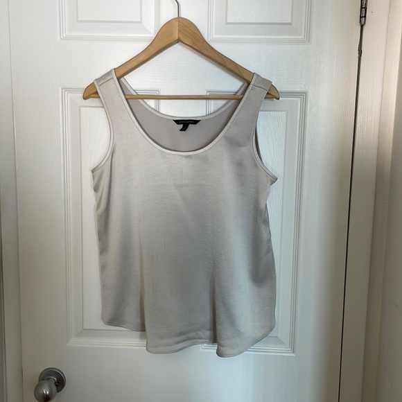 Banana Republic Shine Tank Size S EUC - Picture 1 of 3